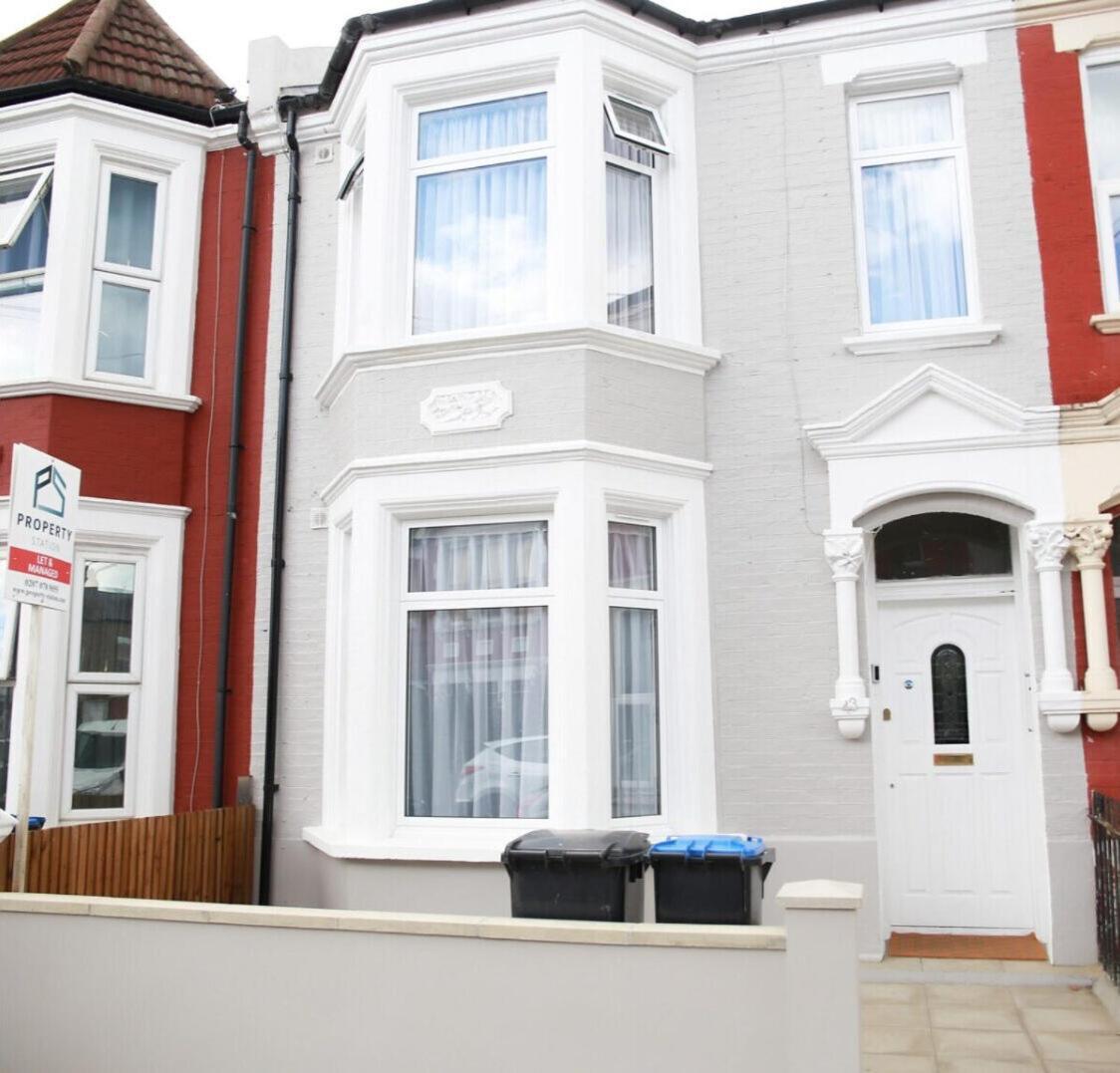 Cricklewood Deluxe Ensuite Room 런던 외부 사진