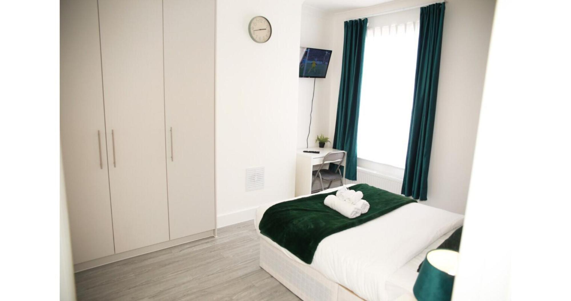Cricklewood Deluxe Ensuite Room 런던 외부 사진