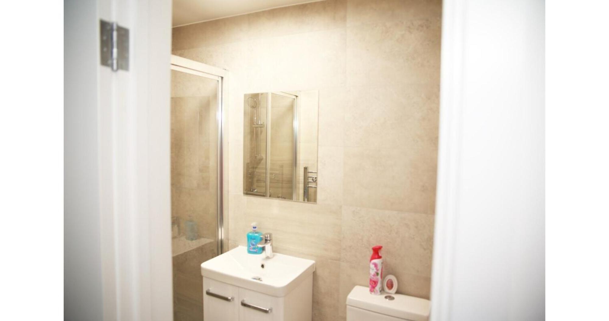 Cricklewood Deluxe Ensuite Room 런던 객실 사진